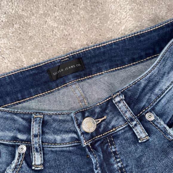 Silver Jeans Women's 26x31 Elyse Slim Bootcut Dark Wash Distressed Denim - Picture 7 of 12